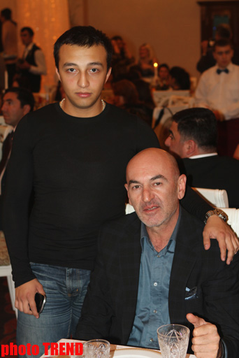 Emil Bədəlov ilin toyunu çaldırdı (FOTO)
